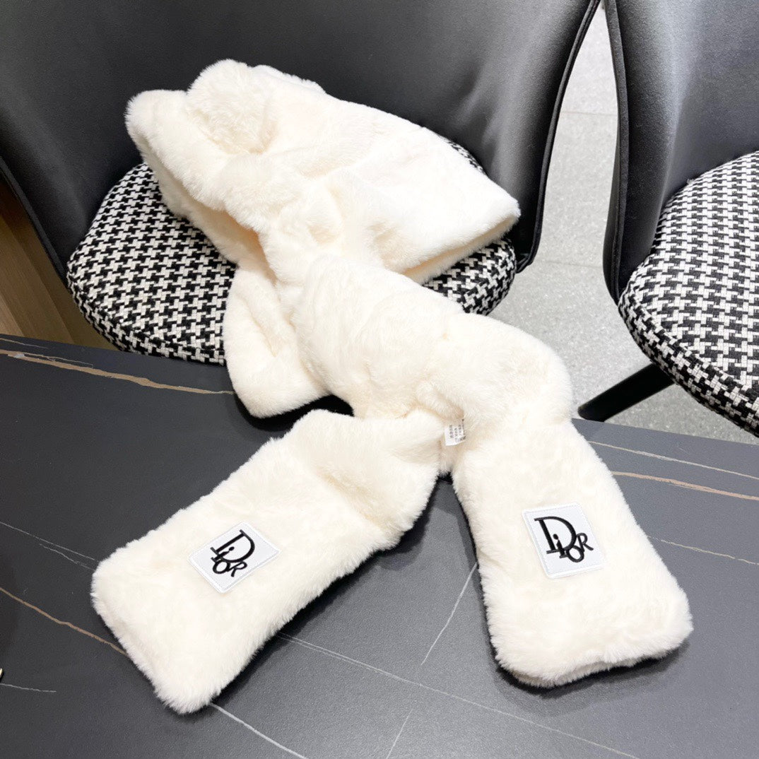 PLUSH WARM HAT IN WHITE RABBIT FUR WITH FOX EARS 439587
