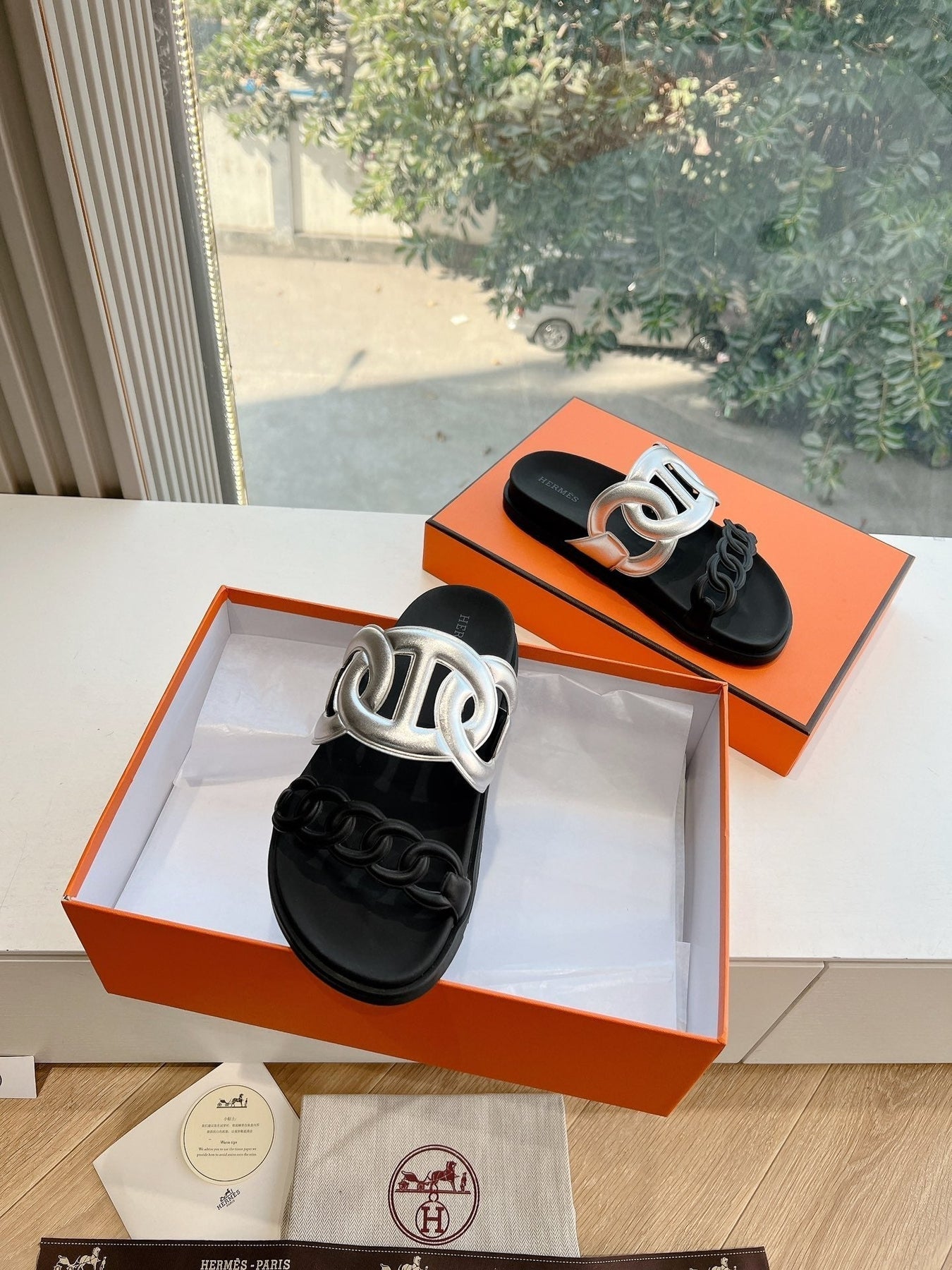 EXTRA SANDAL IN SILVER MIX BLACK CALFSKIN