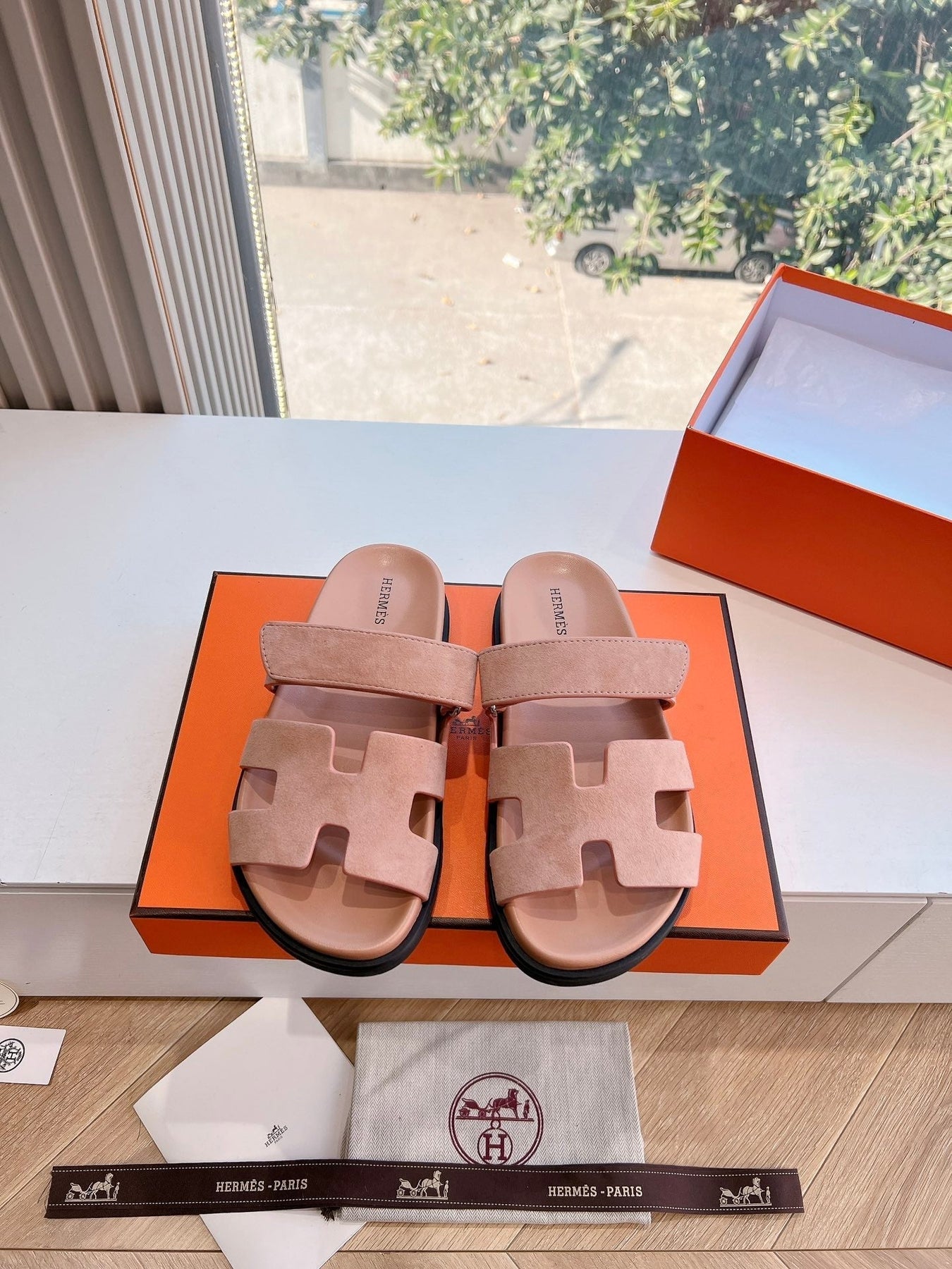 CHYPRE SANDAL IN ROSE PINK SUEDE