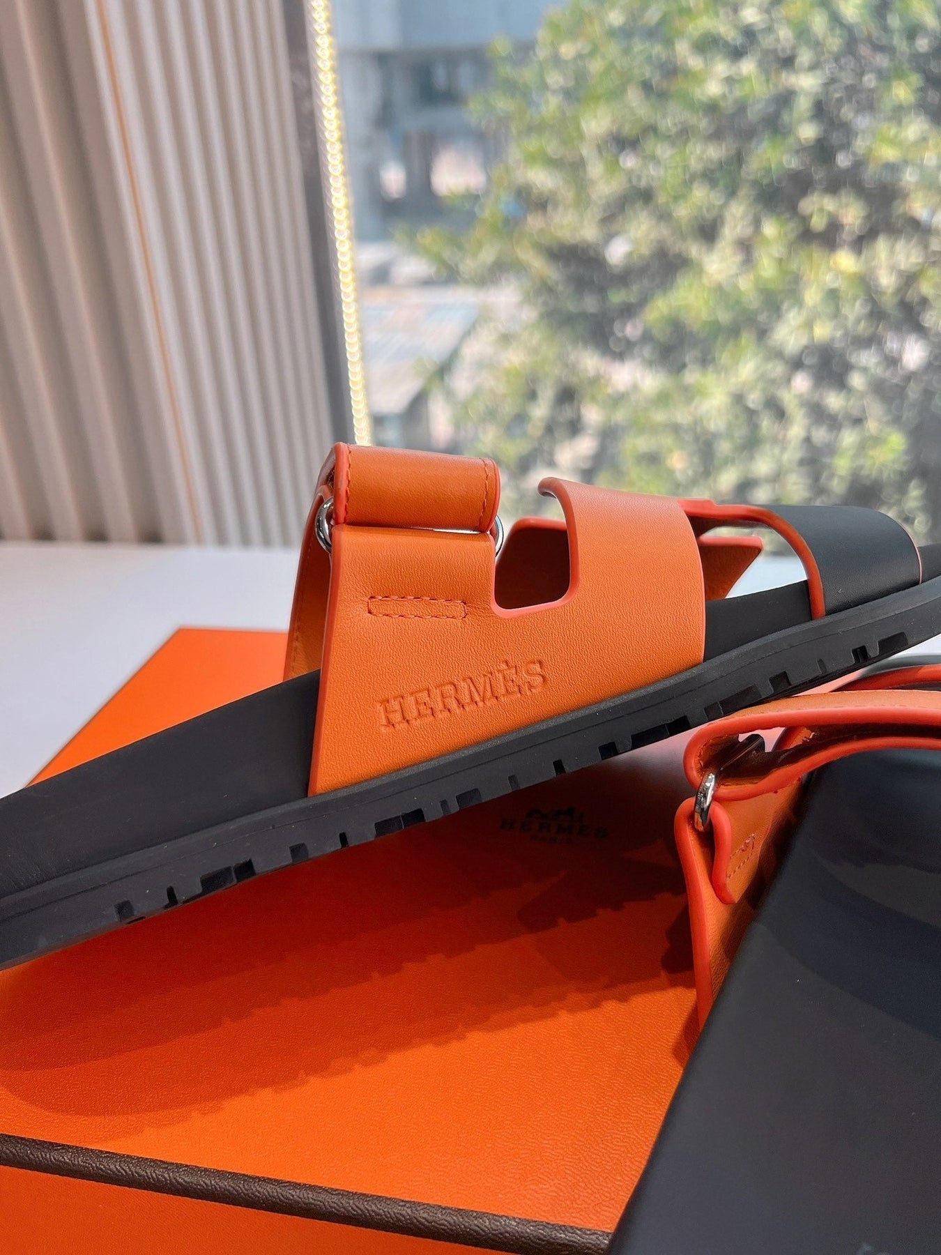 CHYPRE SANDAL IN VIVID ORANGE MIX BLACK CALFSKIN