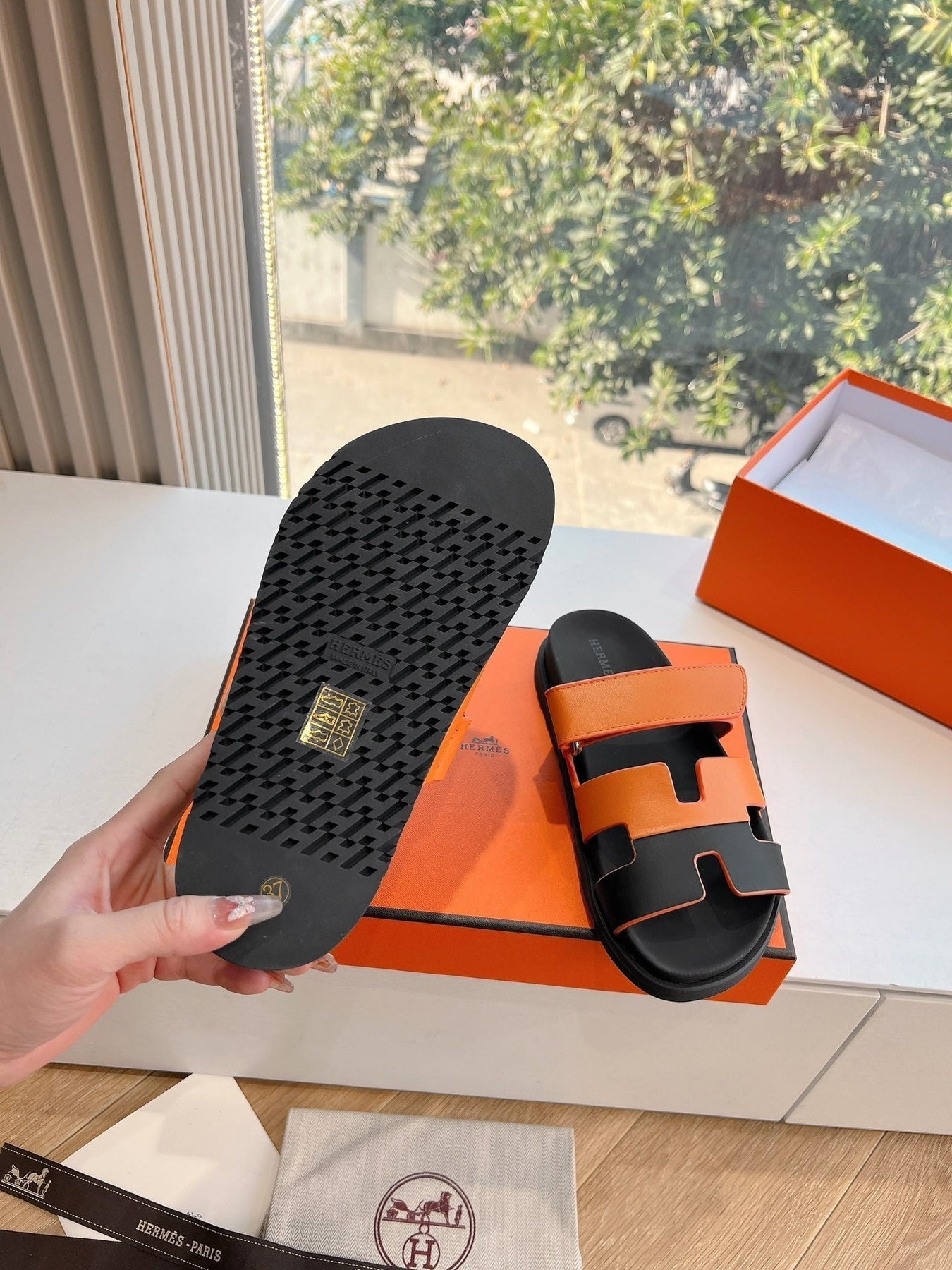 CHYPRE SANDAL IN VIVID ORANGE MIX BLACK CALFSKIN