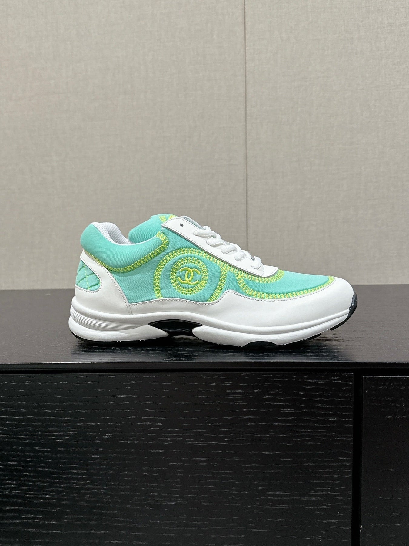 CLASSIC TRAINER IN MINT GREEN MIX WHITE FABRIC