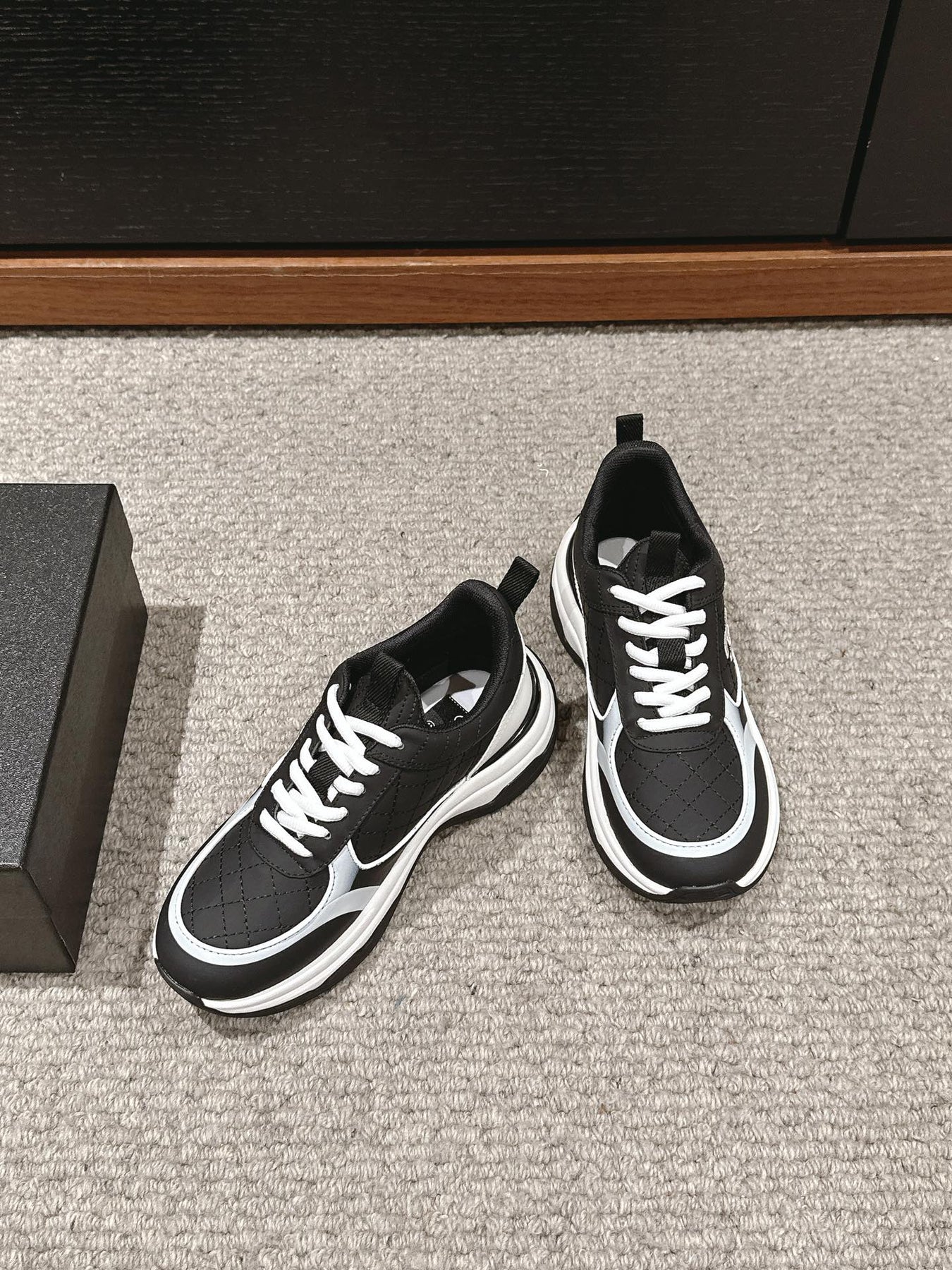 CC CLASSIC SNEAKER IN BLACK MIX WHITE LAMBSKIN