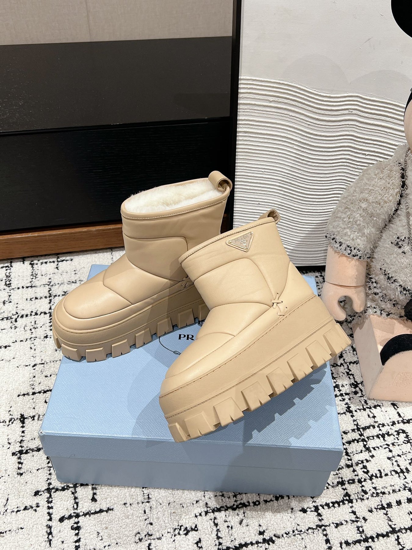 MONOLITH ANKLE BOOTS IN BUFF BEIGE CALFSKIN AND LAMB FUR LINING
