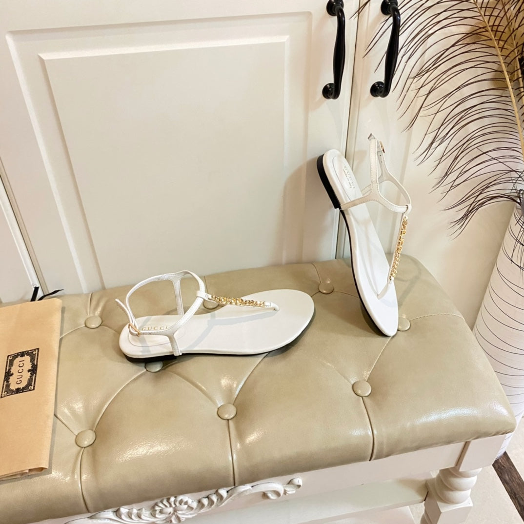 GG SIGNORINA THONG SANDALS IN WHITE SHEEPSKIN
