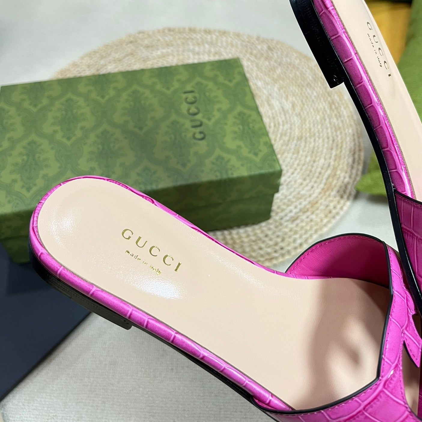 GG Cut Out Slide Sandals Pink