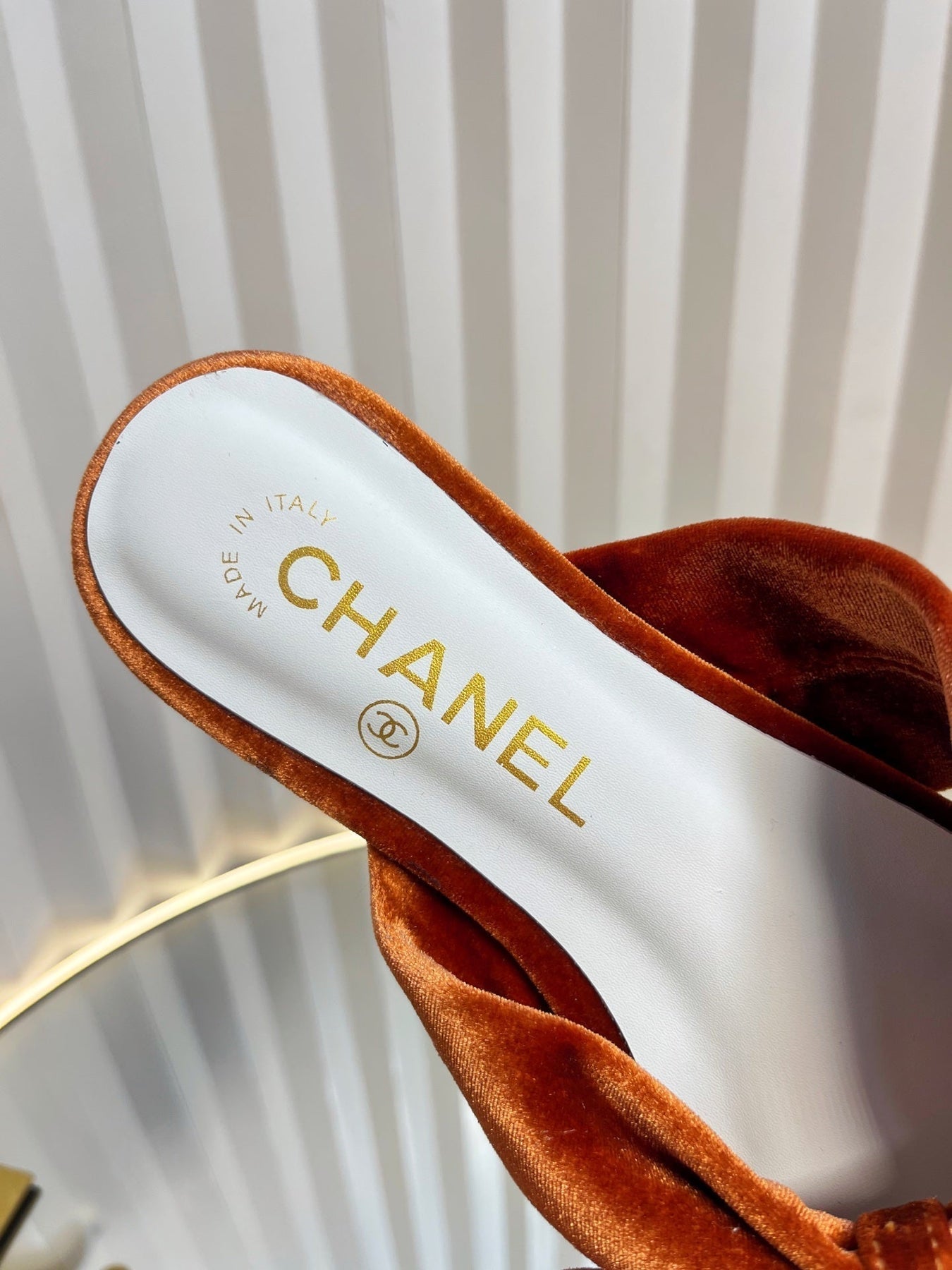 LACE SANDALS IN RUSSET BROWN VELVET