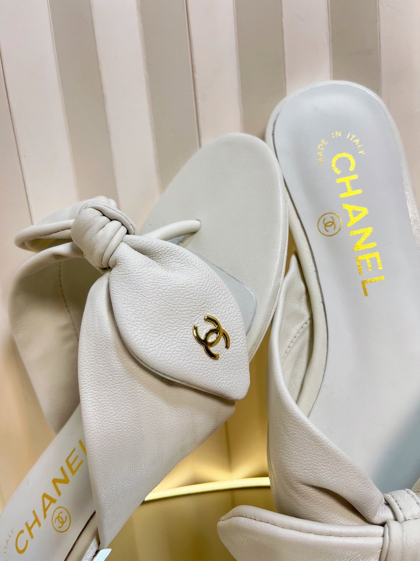LACE SANDALS IN WHITE CALFSKIN