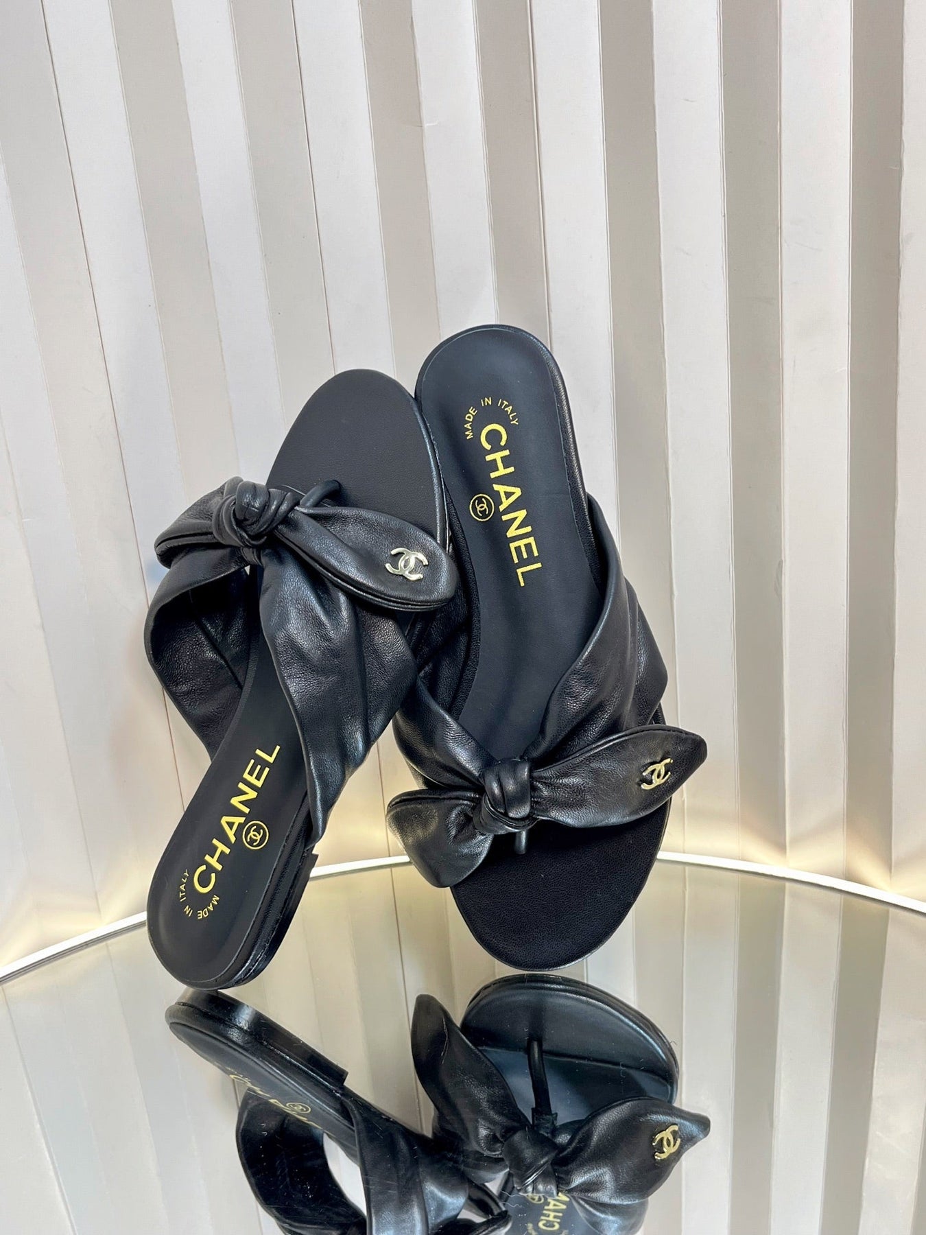 LACE SANDALS IN BLACK CALFSKIN