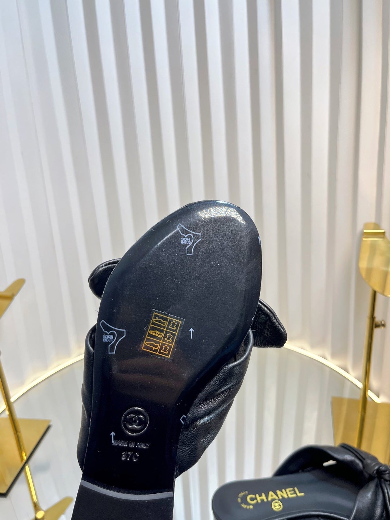 LACE SANDALS IN BLACK CALFSKIN