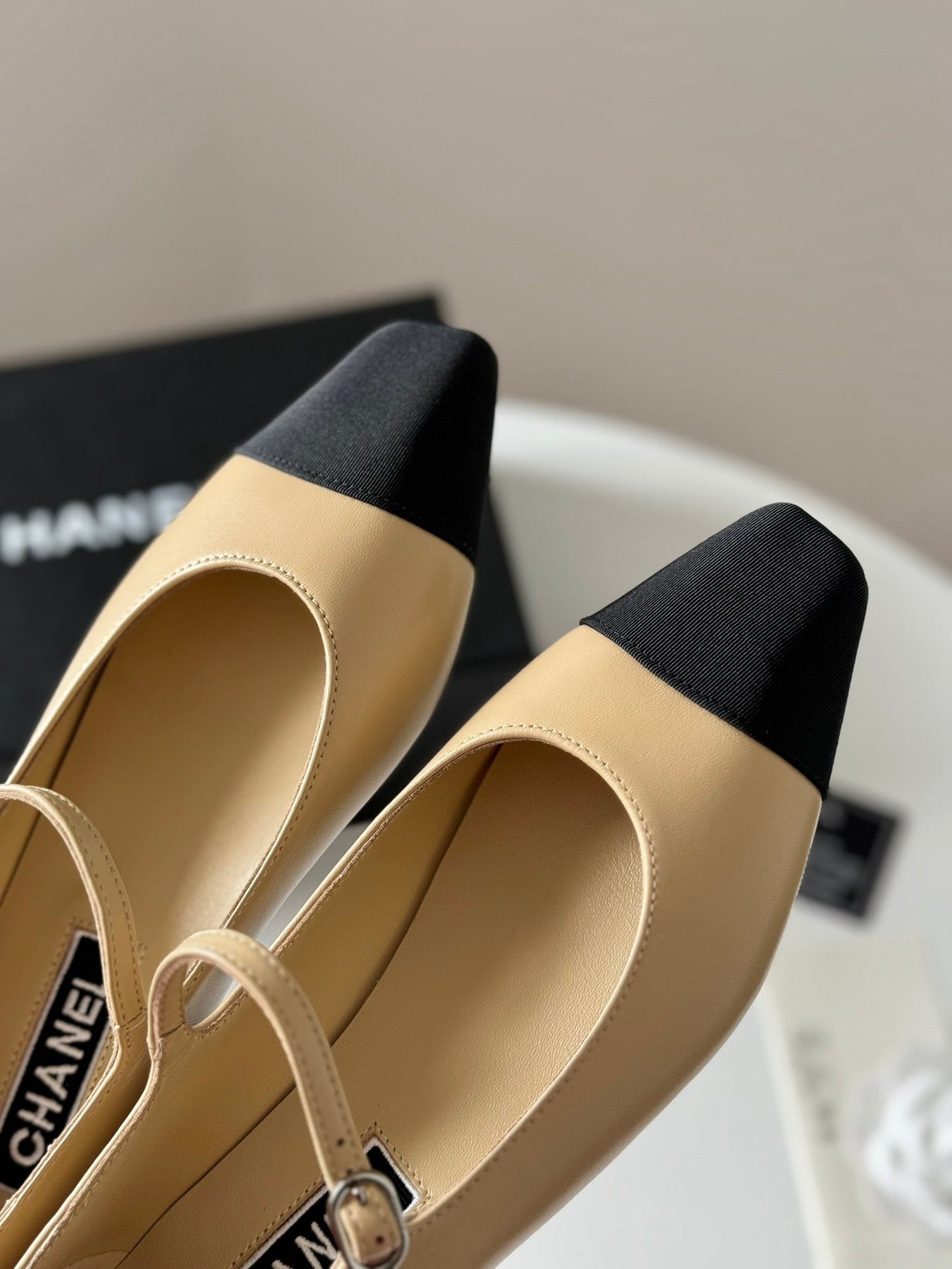 MARY JANE BEIGE CREAM MIX BLACK CALFSKIN
