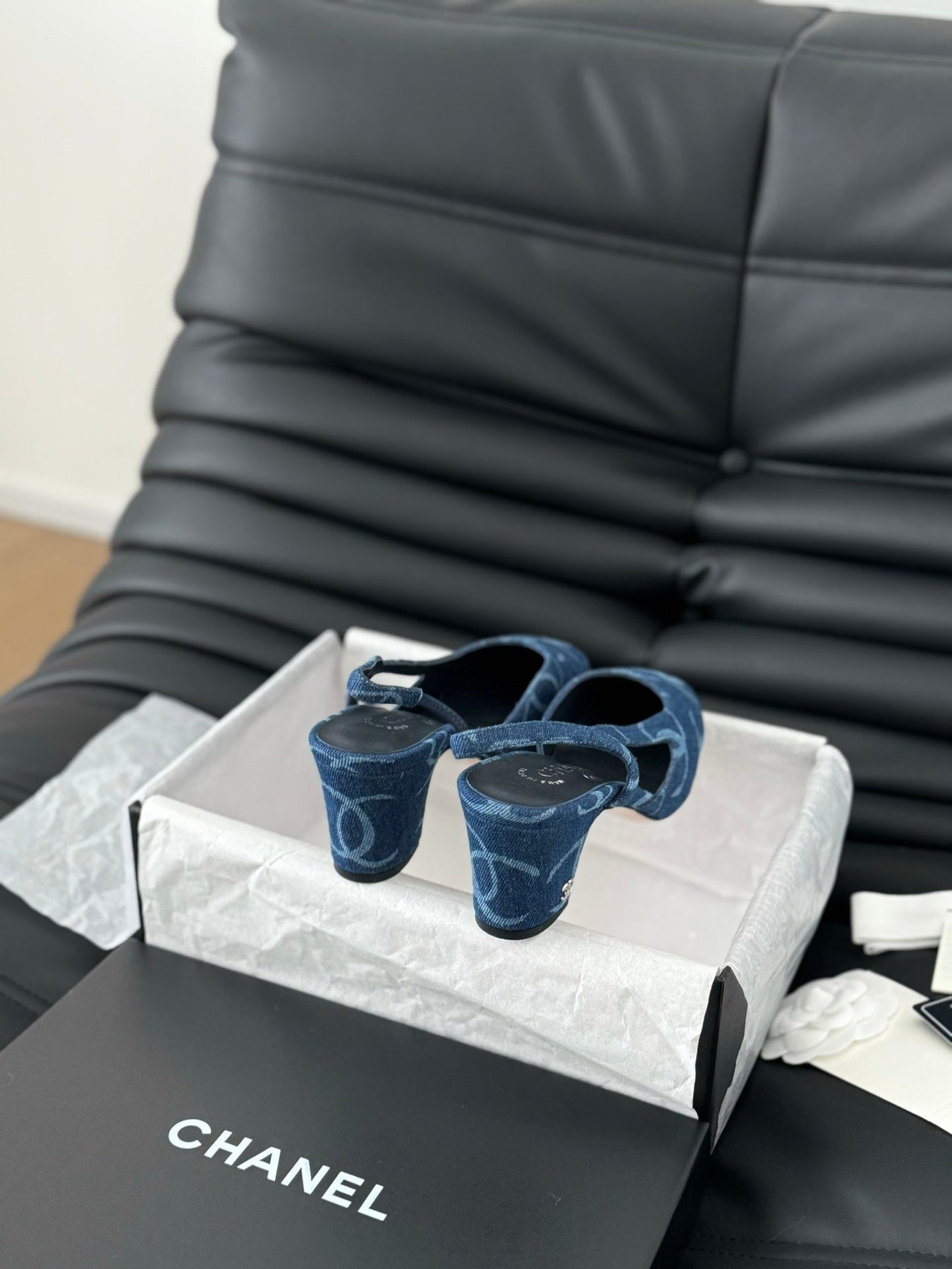 CLASSIC HIGH SLINGBACK NAVY BLUE CALFSKIN