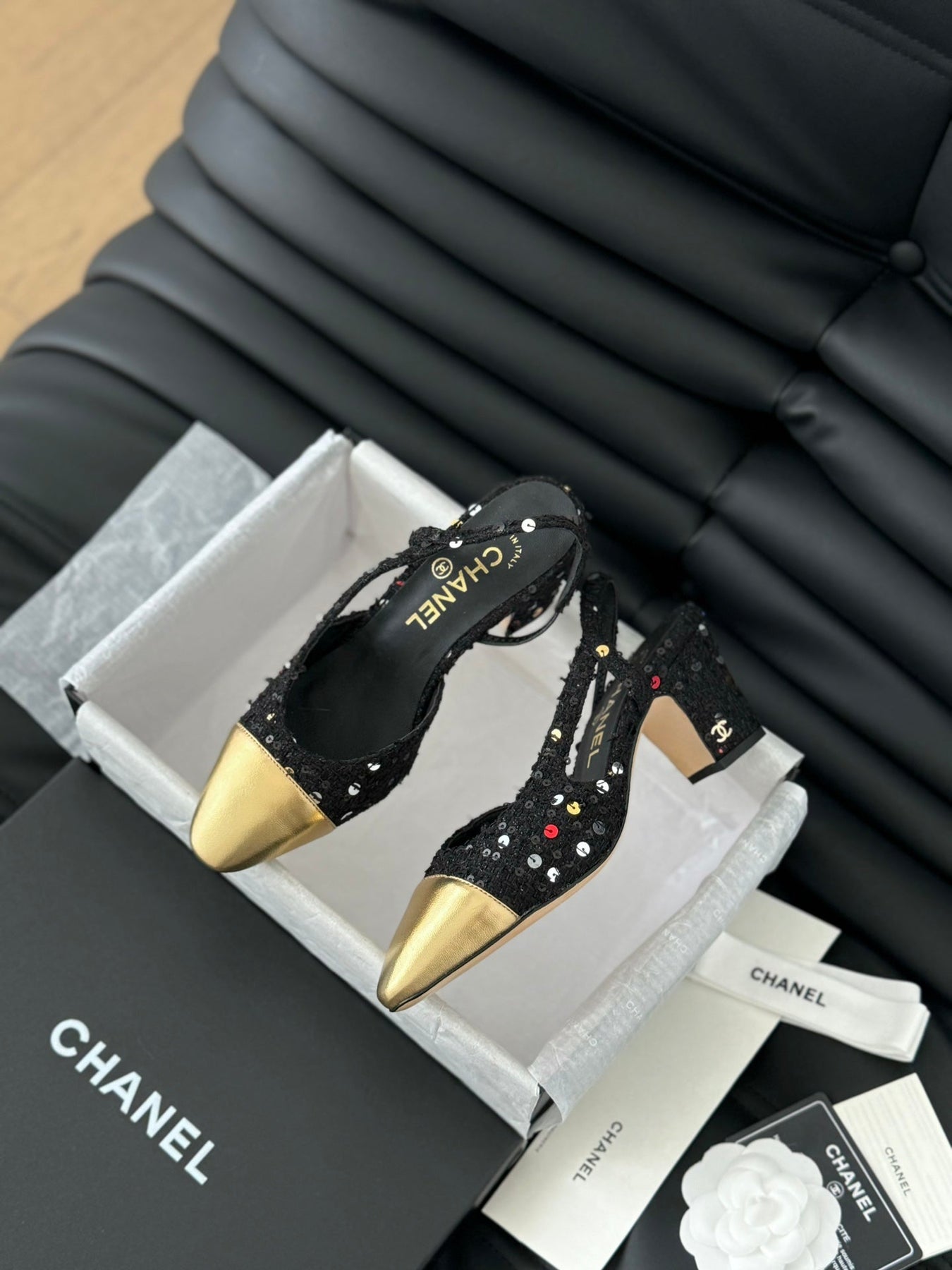 HIGH SLINGBACK IN BLACK TWEED AND GOLDEN LAMBSKIN