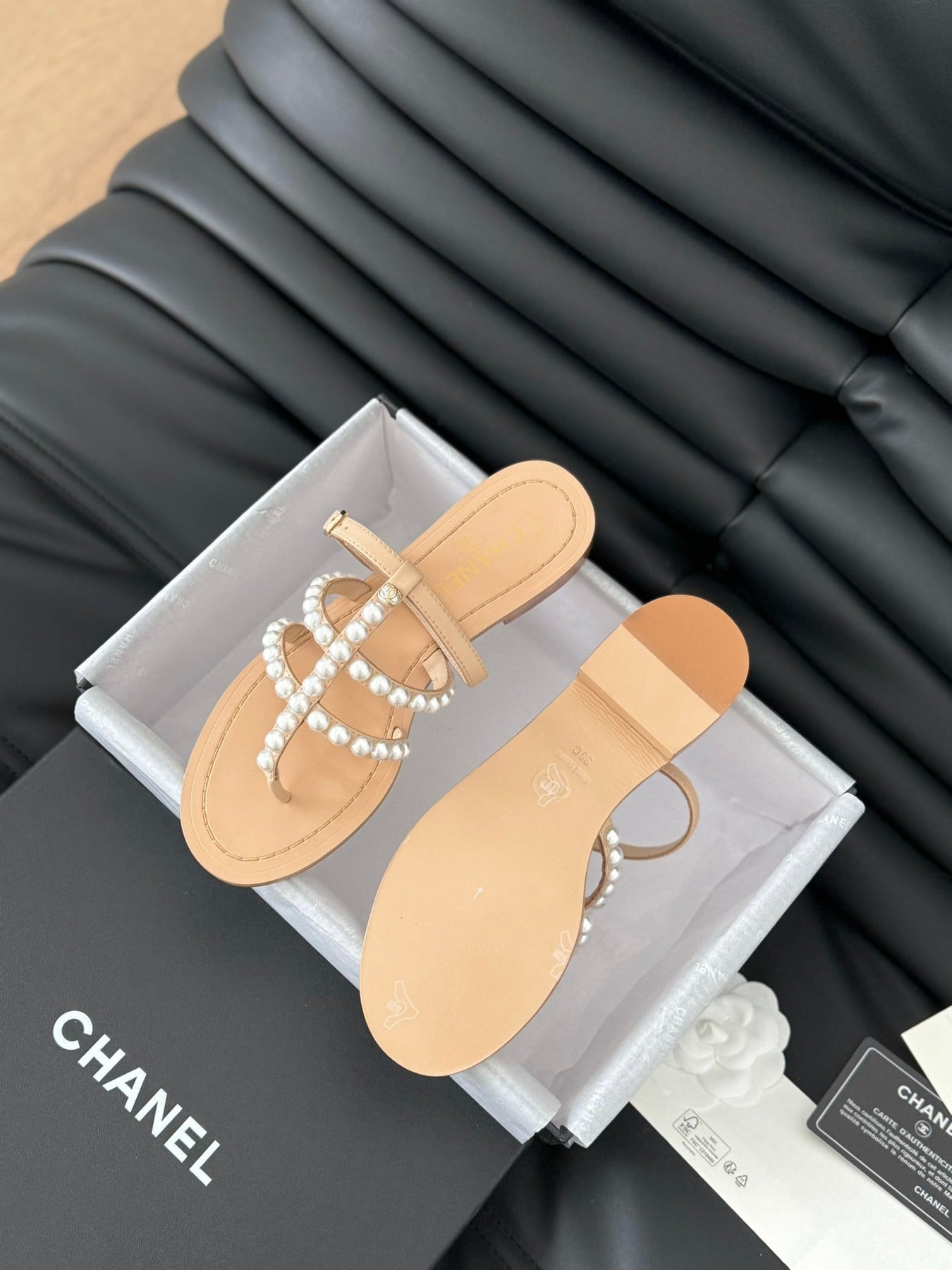 MULE SLIPPERS WITH PEARL CHAIN IN BEIGE CREAM LAMBSKIN