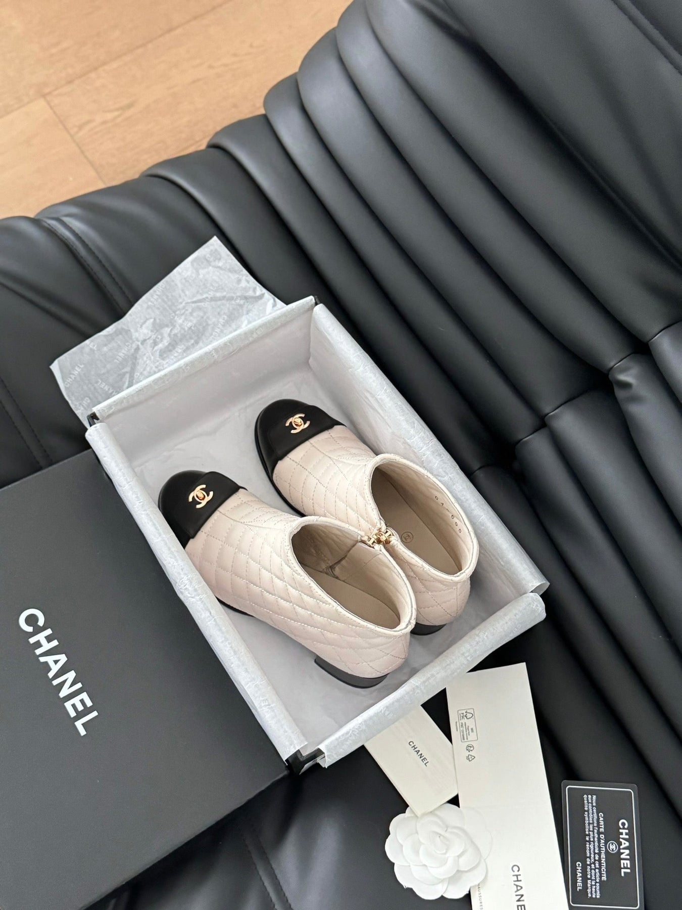 CC BALLET SHORT BOOTS 65 MM IN WHITE MIX BLACK QUILTED PATTERN LAMBSKIN
