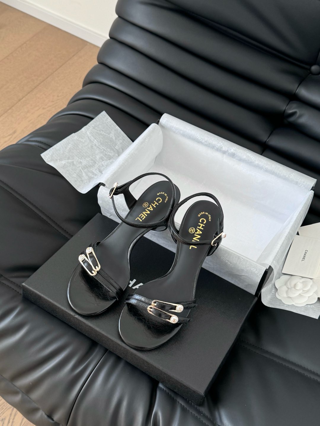 MID-HEEL 35 MM SANDAL IN BLACK SHEEPSKIN