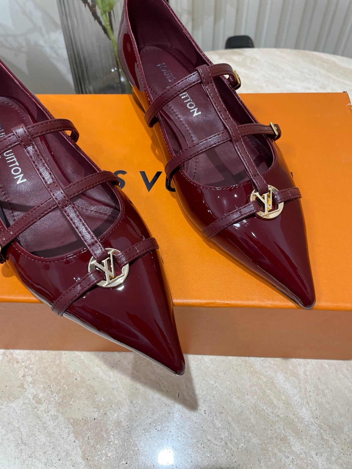 POINTED-TOE TRIPLE-STRAP BALLET FLAT IN BURGUNDY RED PATENT CALFSKIN