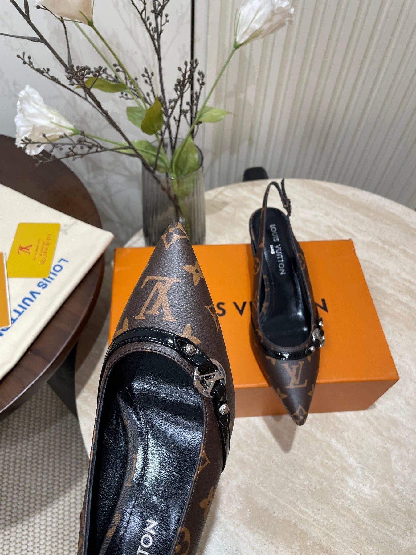 HIGH SLINGBACKS 5 CM IN CHOCOLATE BROWN MONOGRAM CALFSKIN