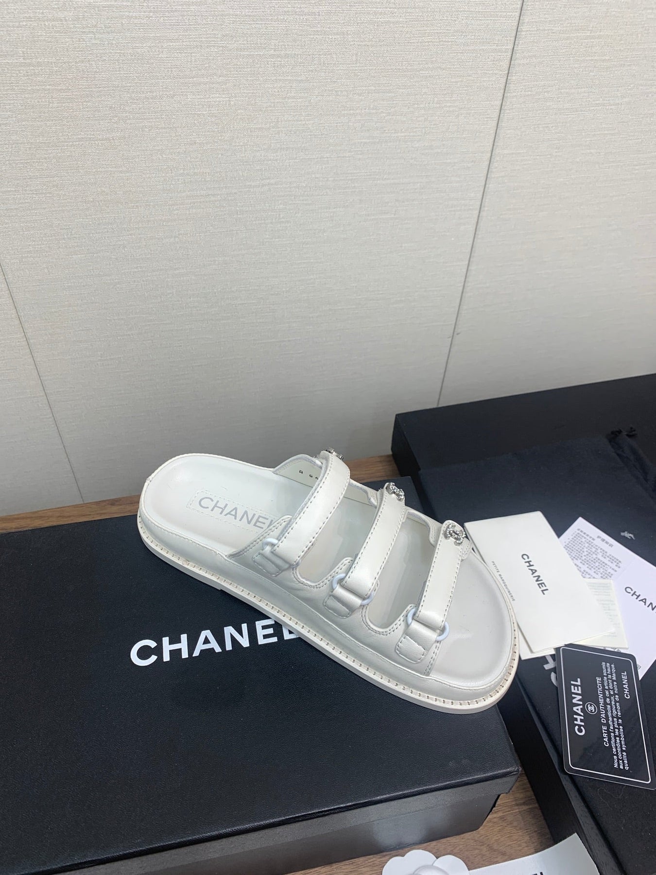 DAD SANDAL IN WHITE LAMBSKIN MULE