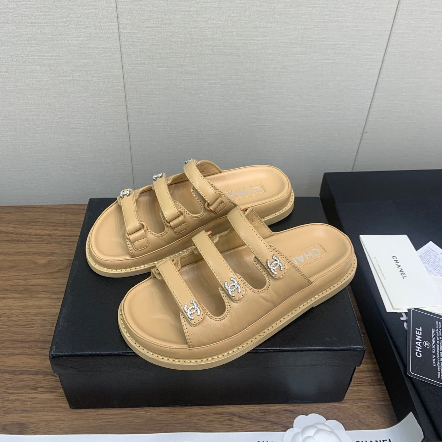 DAD SANDAL IN YELLOW CREAM LAMBSKIN MULE