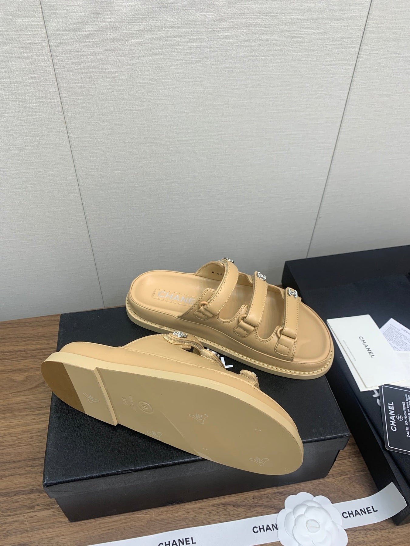 DAD SANDAL IN YELLOW CREAM LAMBSKIN MULE