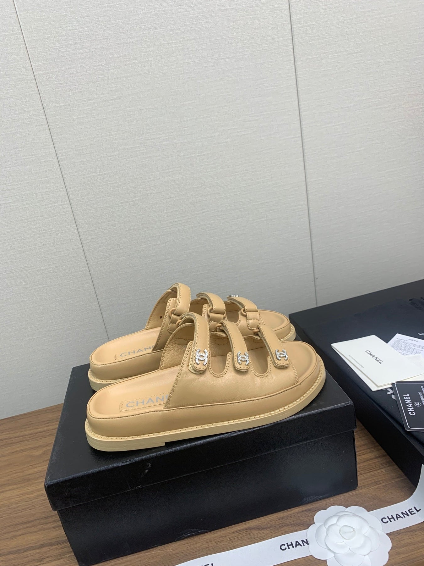 DAD SANDAL IN YELLOW CREAM LAMBSKIN MULE