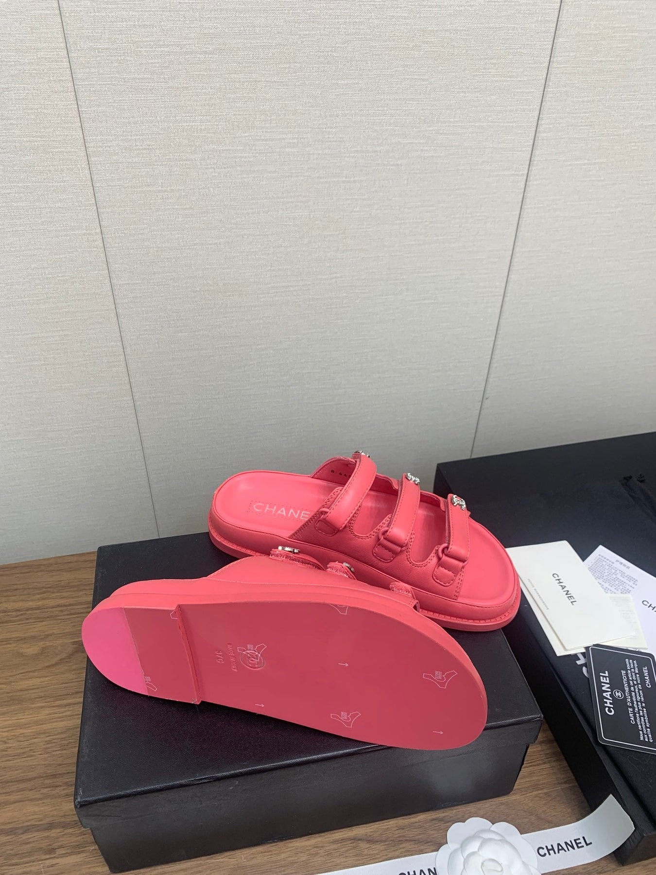 DAD SANDAL IN RED PINK LAMBSKIN MULE