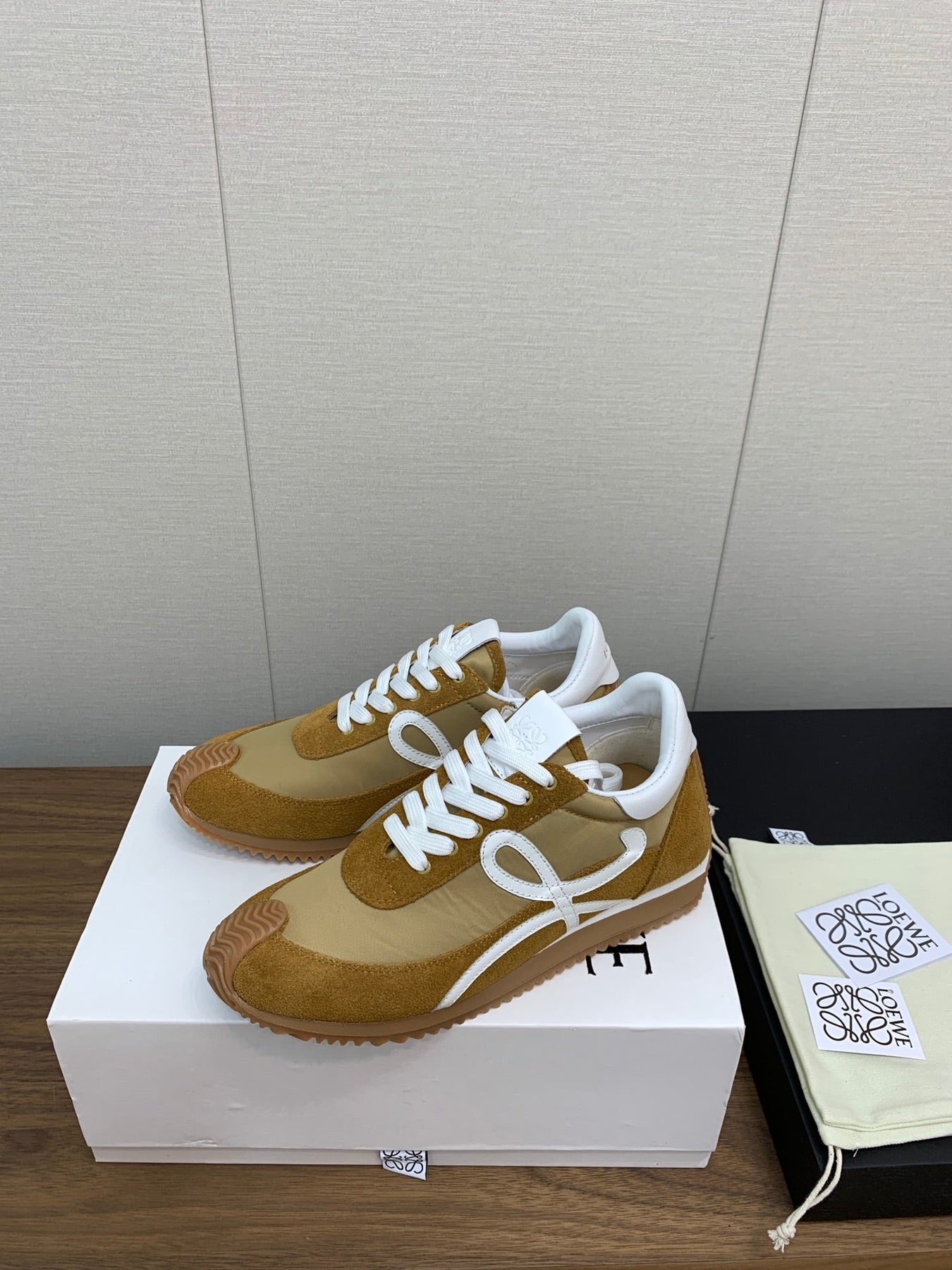 LW FLOW RUNNER SNEAKER GOLDENROD SUEDE