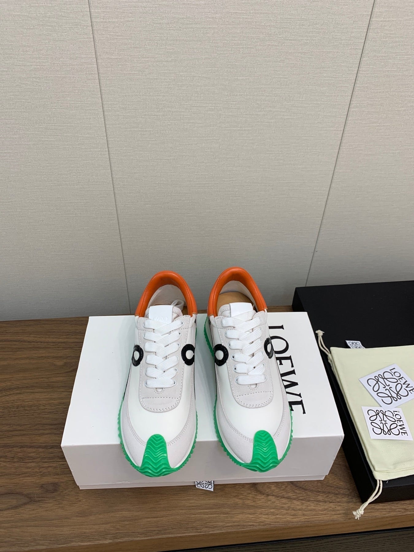 LW FLOW RUNNER SNEAKER WHITE-GREEN SUEDE