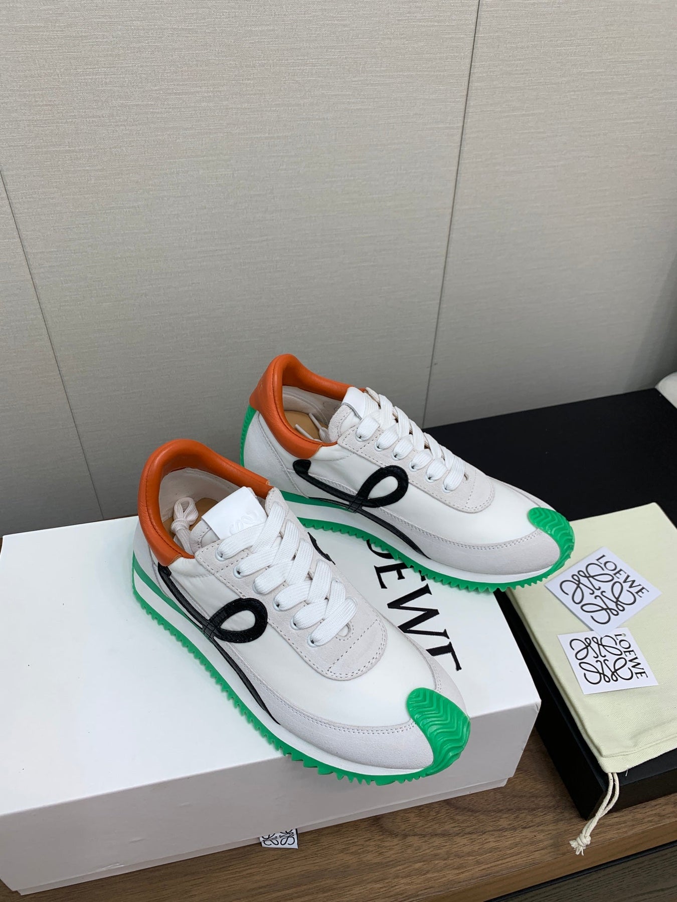 LW FLOW RUNNER SNEAKER WHITE-GREEN SUEDE