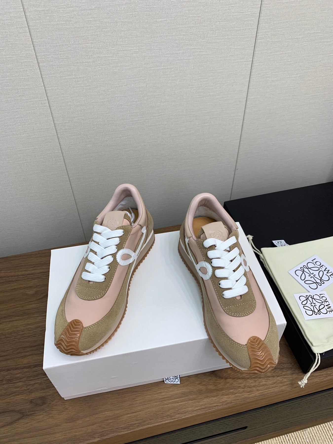 LW FLOW RUNNER SNEAKER PEANUT-PASTEL PINK SUEDE