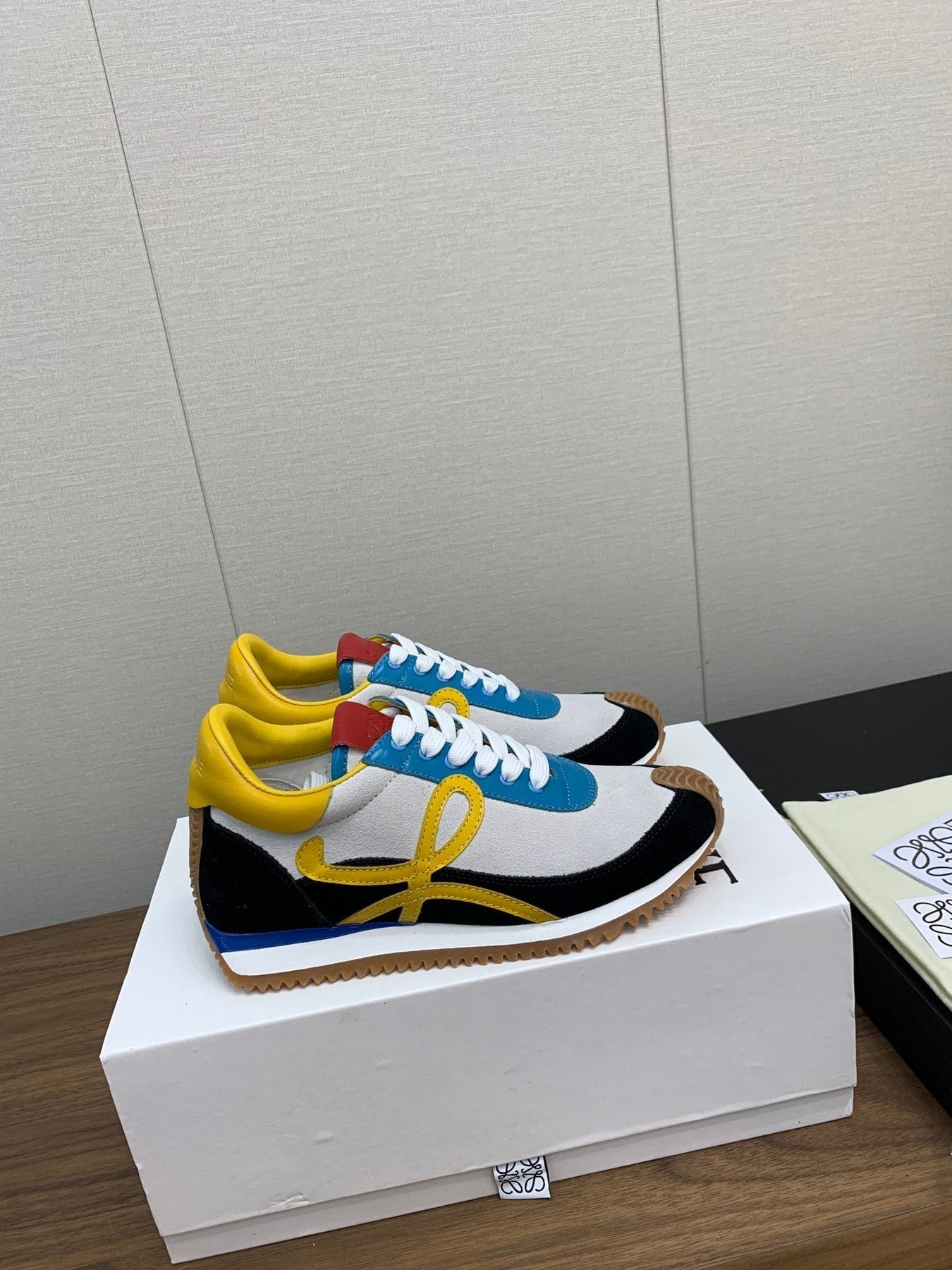 LW FLOW RUNNER SNEAKER WHITE-BLUE SUEDE