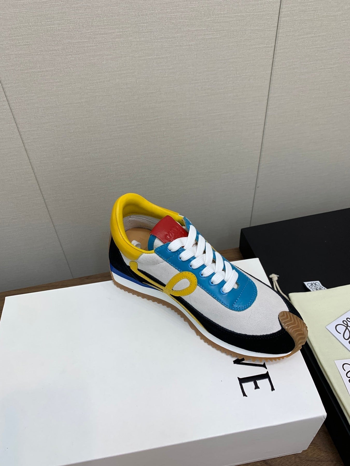 LW FLOW RUNNER SNEAKER WHITE-BLUE SUEDE