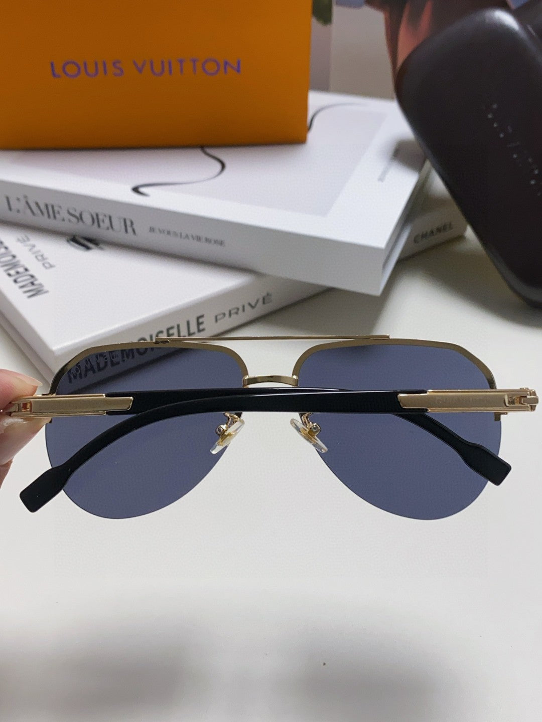 PILOT SUNGLASSES 582592 IN GOLD METAL BLACK LENSES