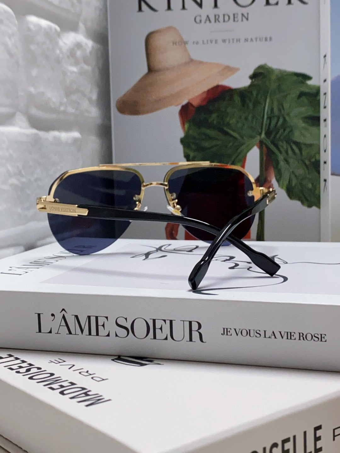 PILOT SUNGLASSES 582592 IN GOLD METAL BLACK LENSES