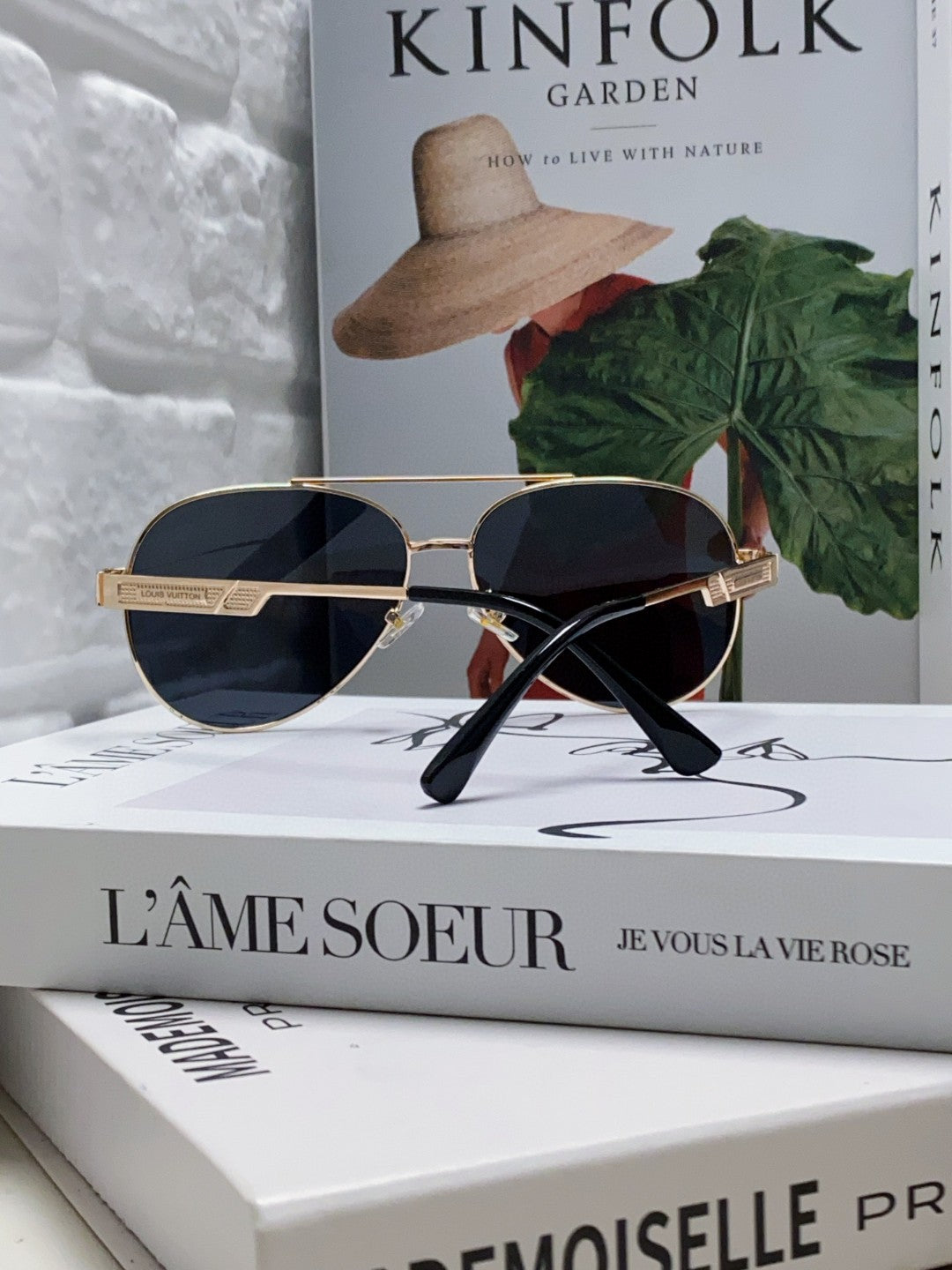 PILOT SUNGLASS 581364 IN GOLD METAL BLACK LENSES