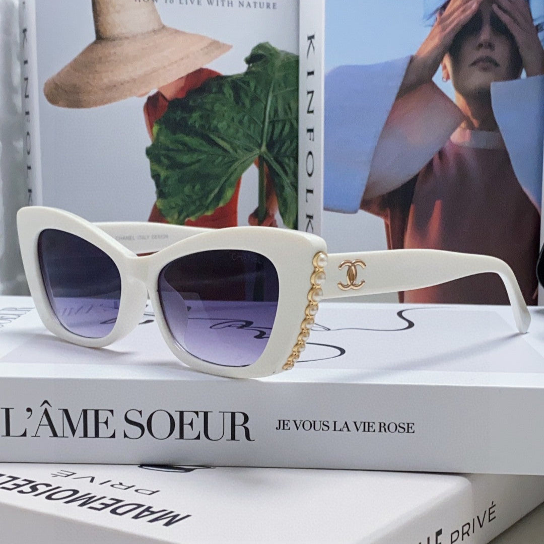 CAT EYE SUNGLASSES 632700 IN WHITE ACETATE EMBOSSED PEARL