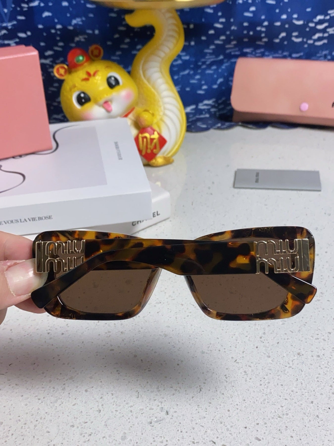 GLIMPSE SUNGLASSES 558347 IN HAVANA ACETATE GOLD EMBOSSED LOGO