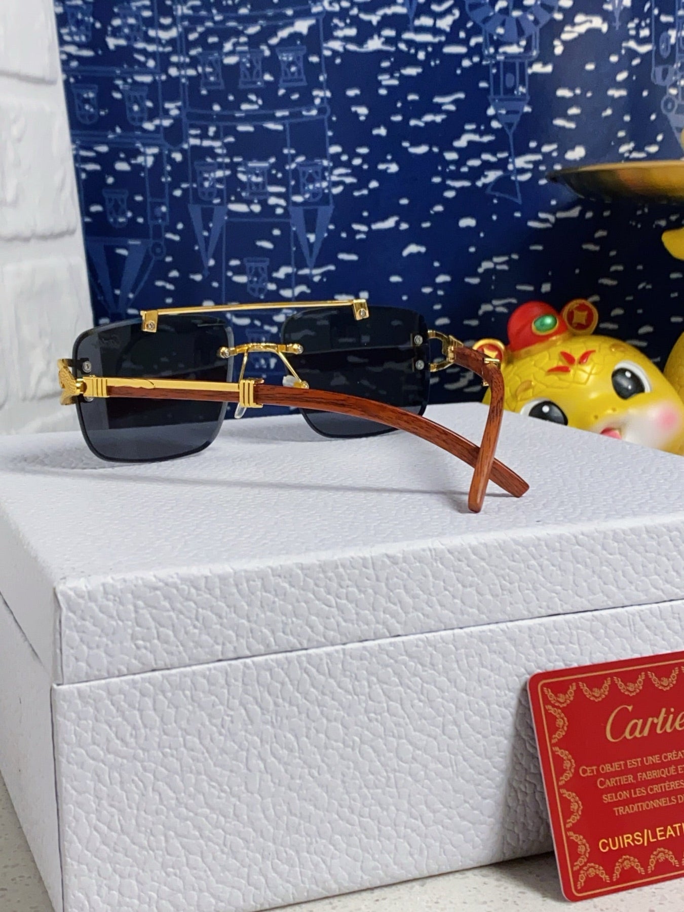 PANTHÈRE SQUARE FRAME SUNGLASSES 559671 IN METAL AND WOODEN