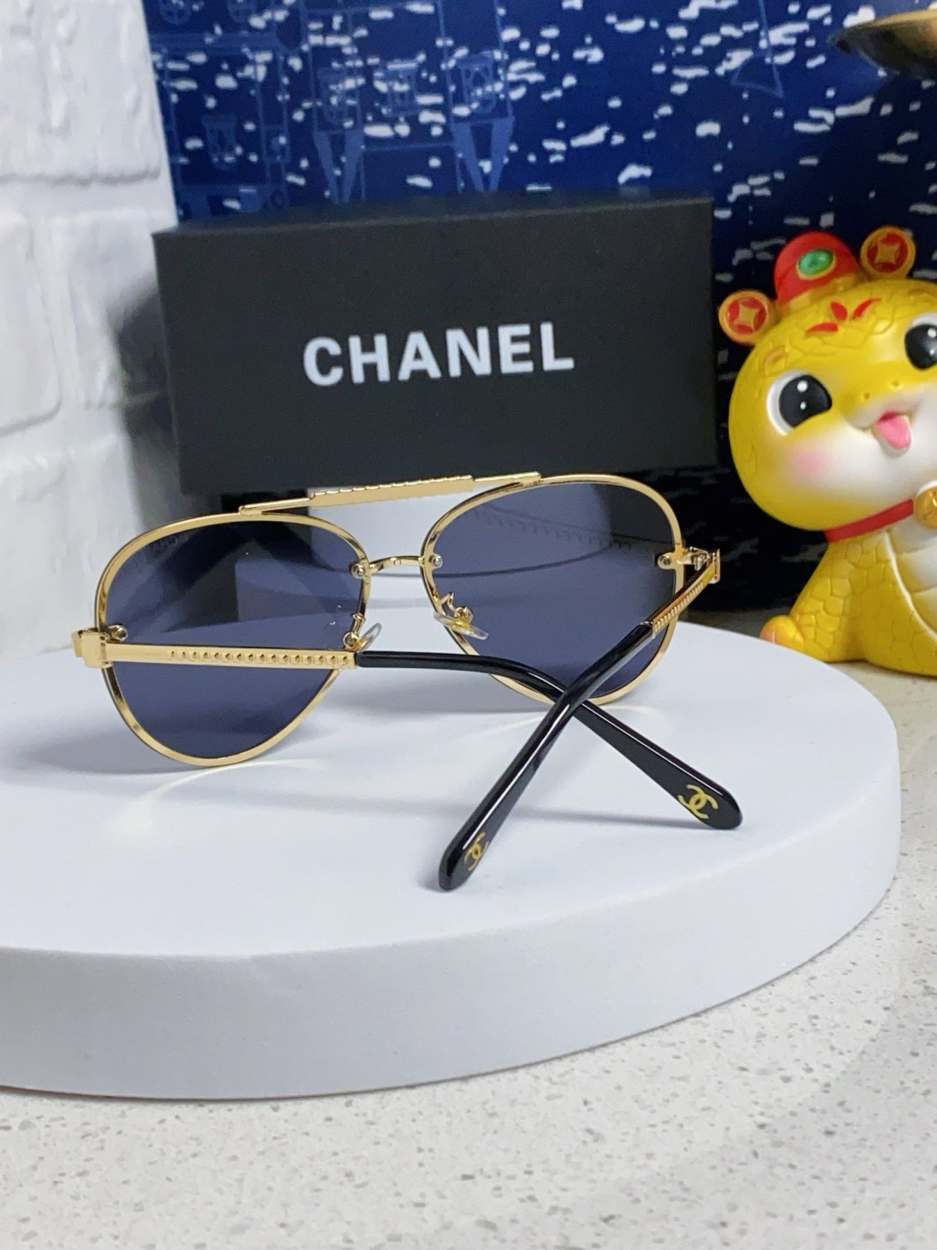 CAT EYE SUNGLASSES 641936 IN GOLD METAL BLACK LENSES