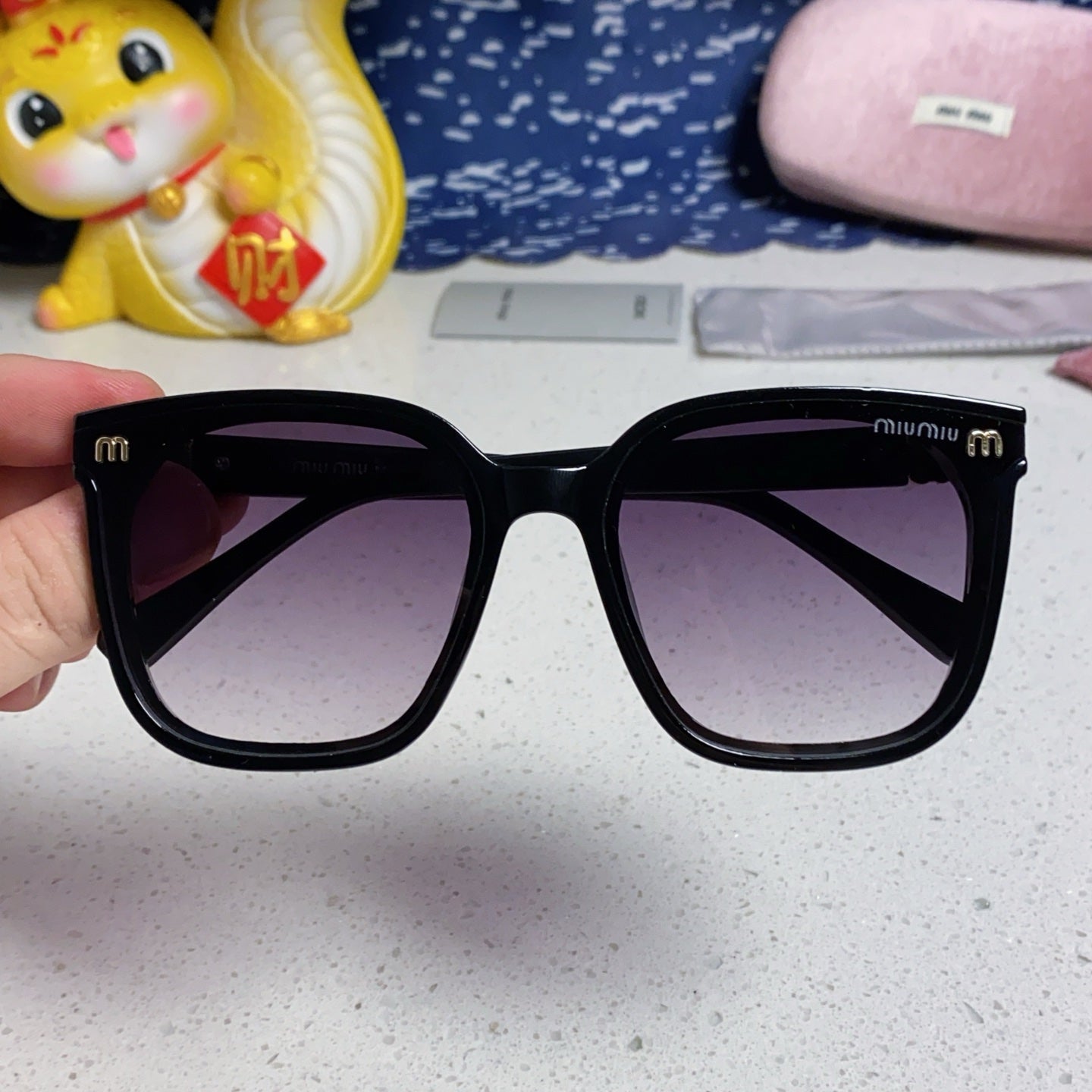 GLIMPSE SQUARE SUNGLASSES 554616 IN BLACK ACETATE GREY SMOKE LENS