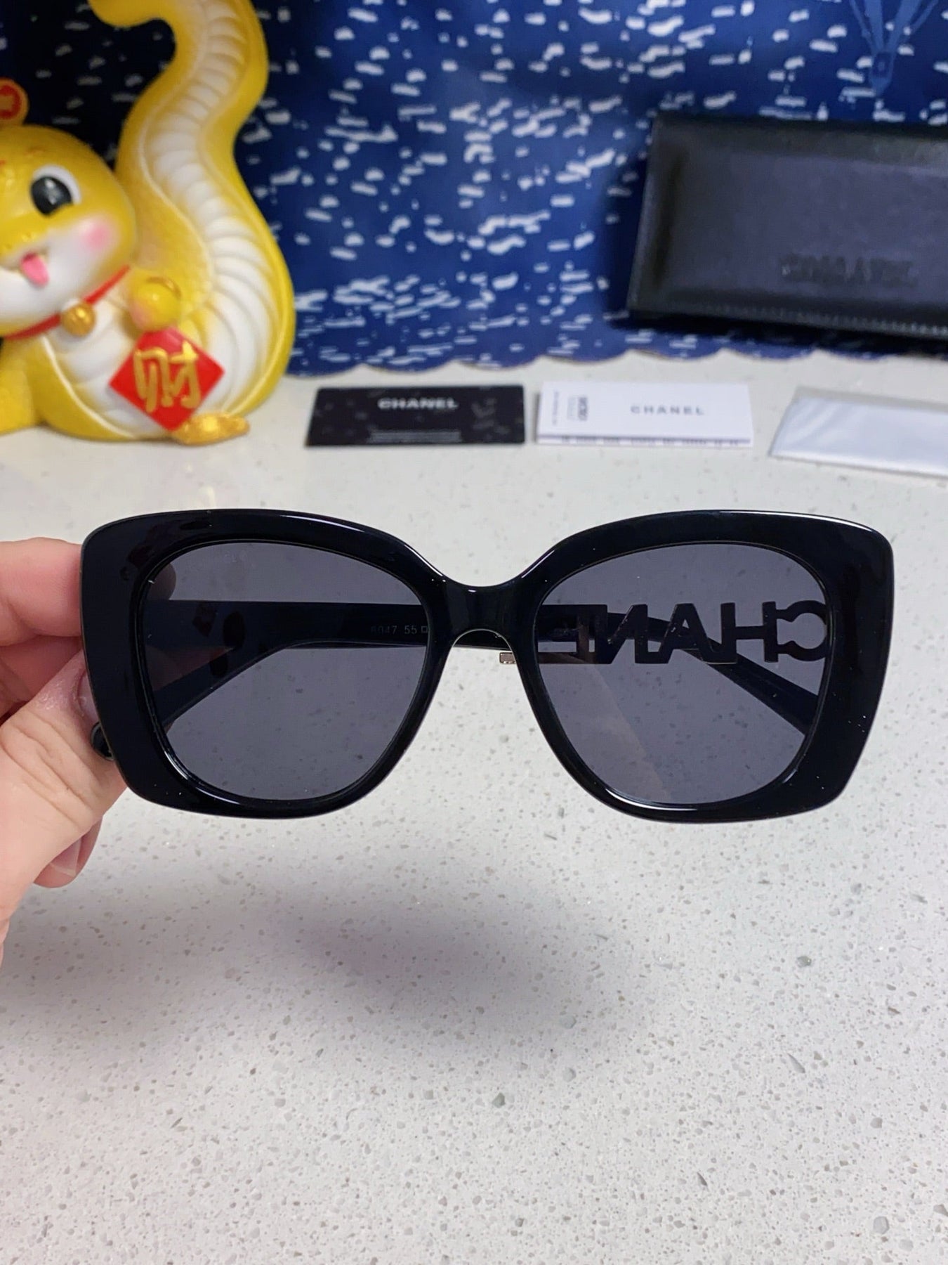 BUTTERFLY SUNGLASSES 641816 IN BLACK ACETATE GOLD METAL LOGO