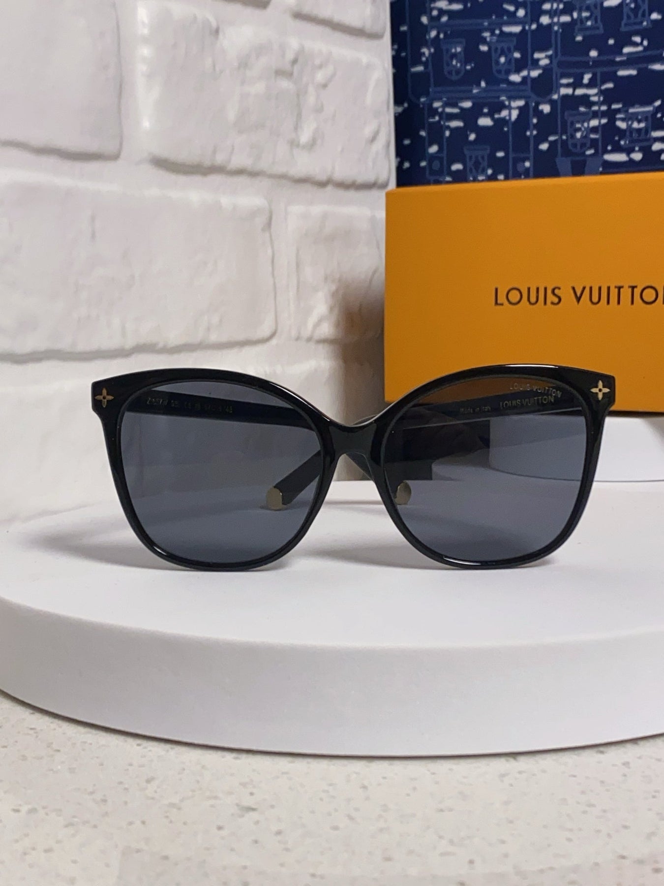 CAT EYE SUNGLASSES 573322 IN BLACK ACETATE MONOGRAM LOGO