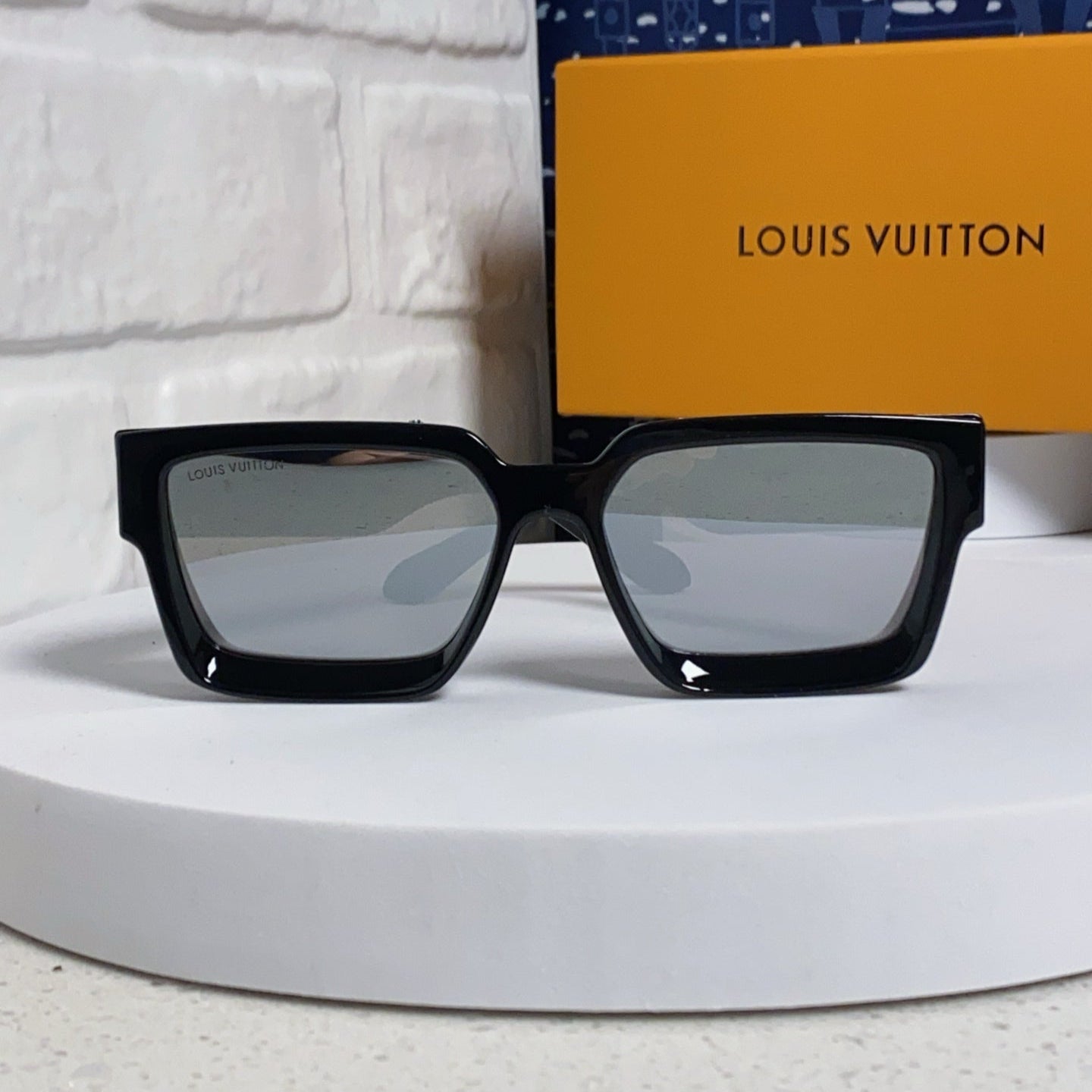 RECTANGLE SUNGLASSES 575846 IN BLACK ACETATE