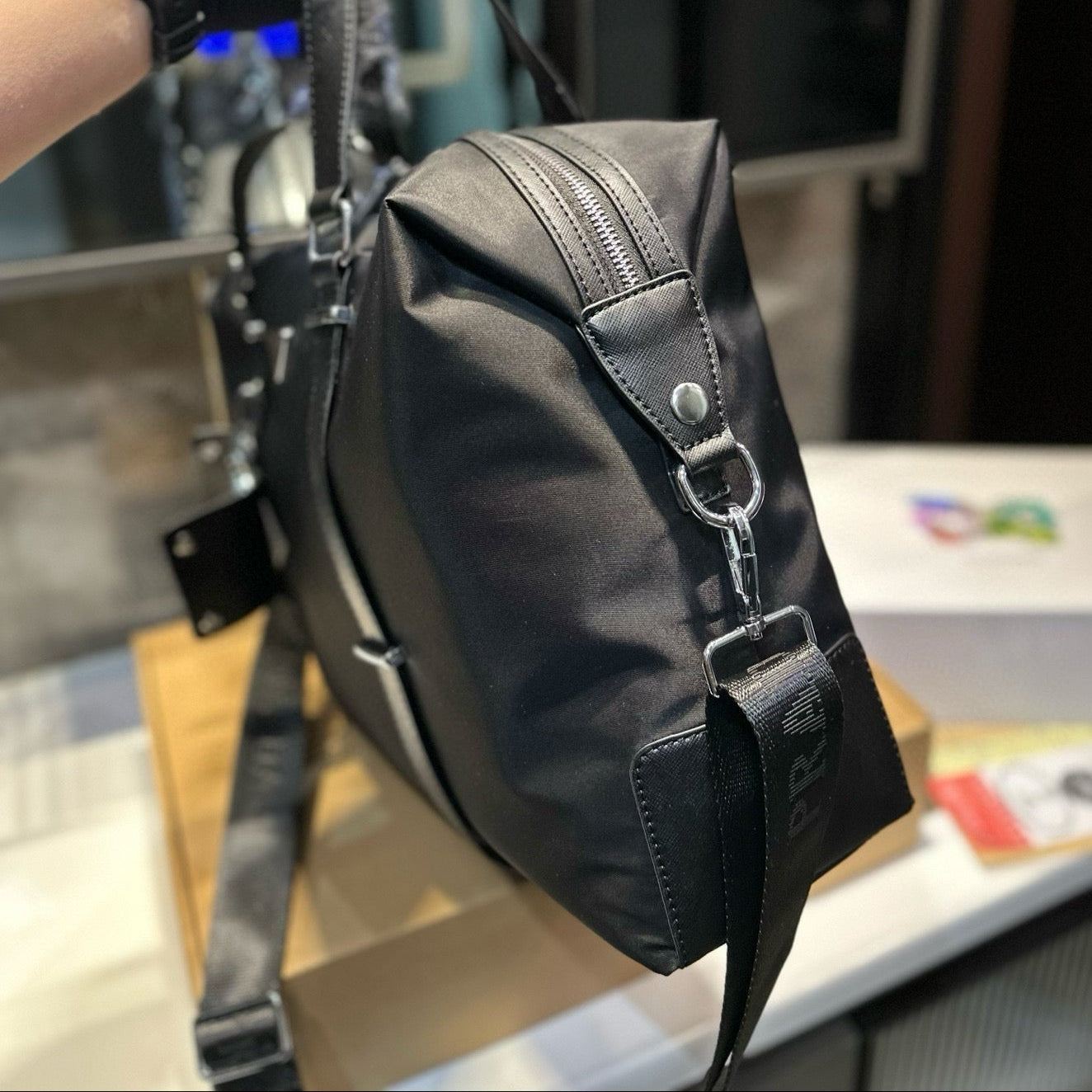 DUFFEL TOP HANDLE BAG 40 IN BLACK RE-NYLON