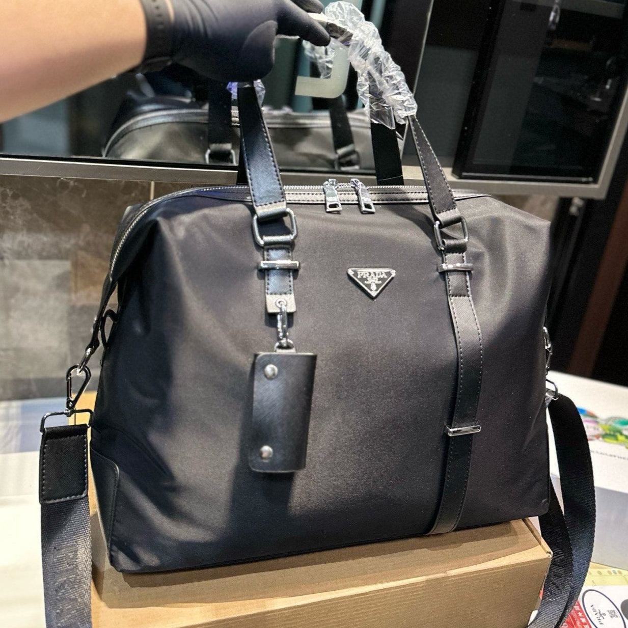 DUFFEL TOP HANDLE BAG 40 IN BLACK RE-NYLON