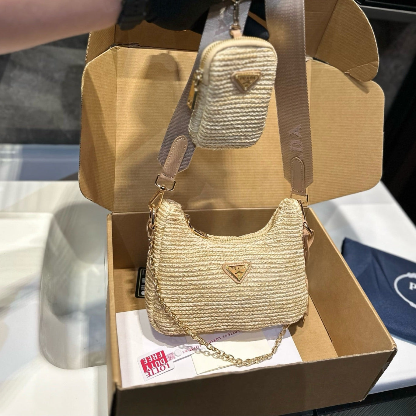 HOBO CROCHET BAG 24 IN BEIGE WOVEN RAFFIA GOLD HARDWARE