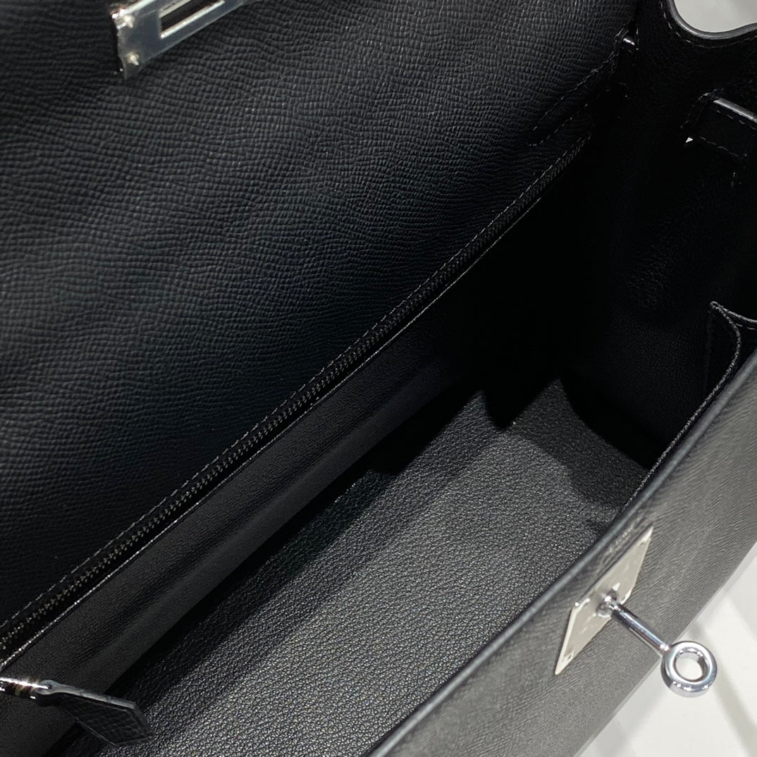 KELLY 32CM IN NOIR EPSOM CALFSKIN PALLADIUM HARDWARE