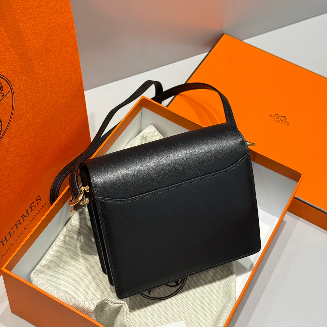 HM ROULIS 18 MINI BAG IN BLACK CALFSKIN GOLD-TONE HARDWARE