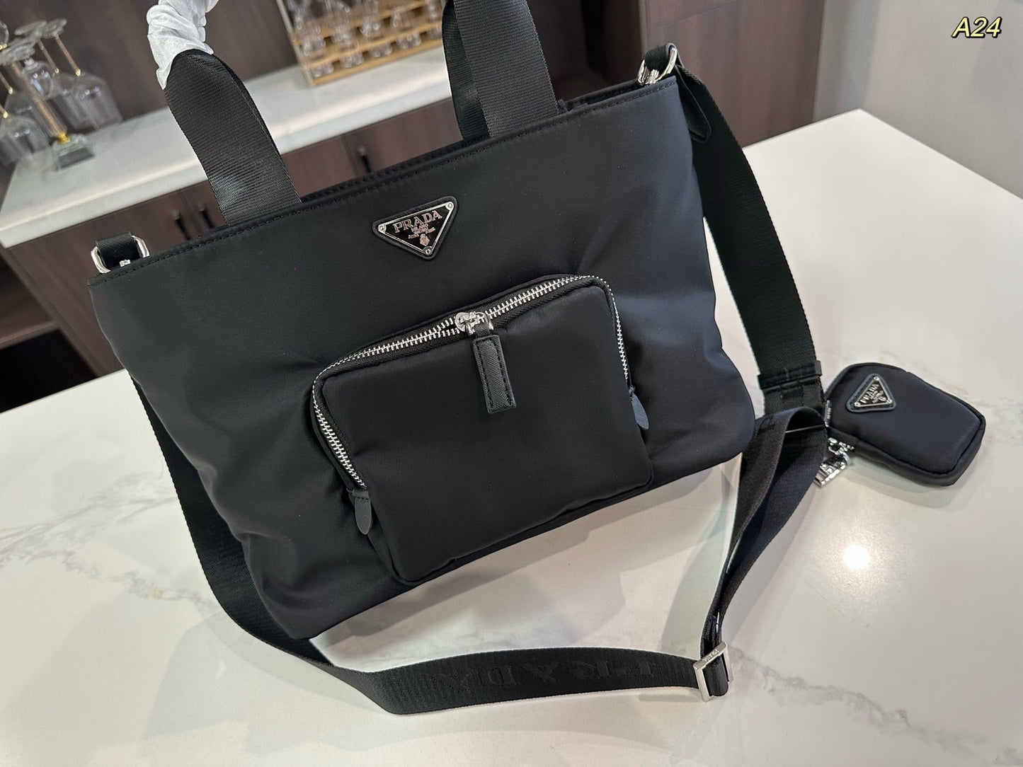 FRONT ZIP POCKET CROSSBODY BAG 32 IN BLACK RE-NYLON